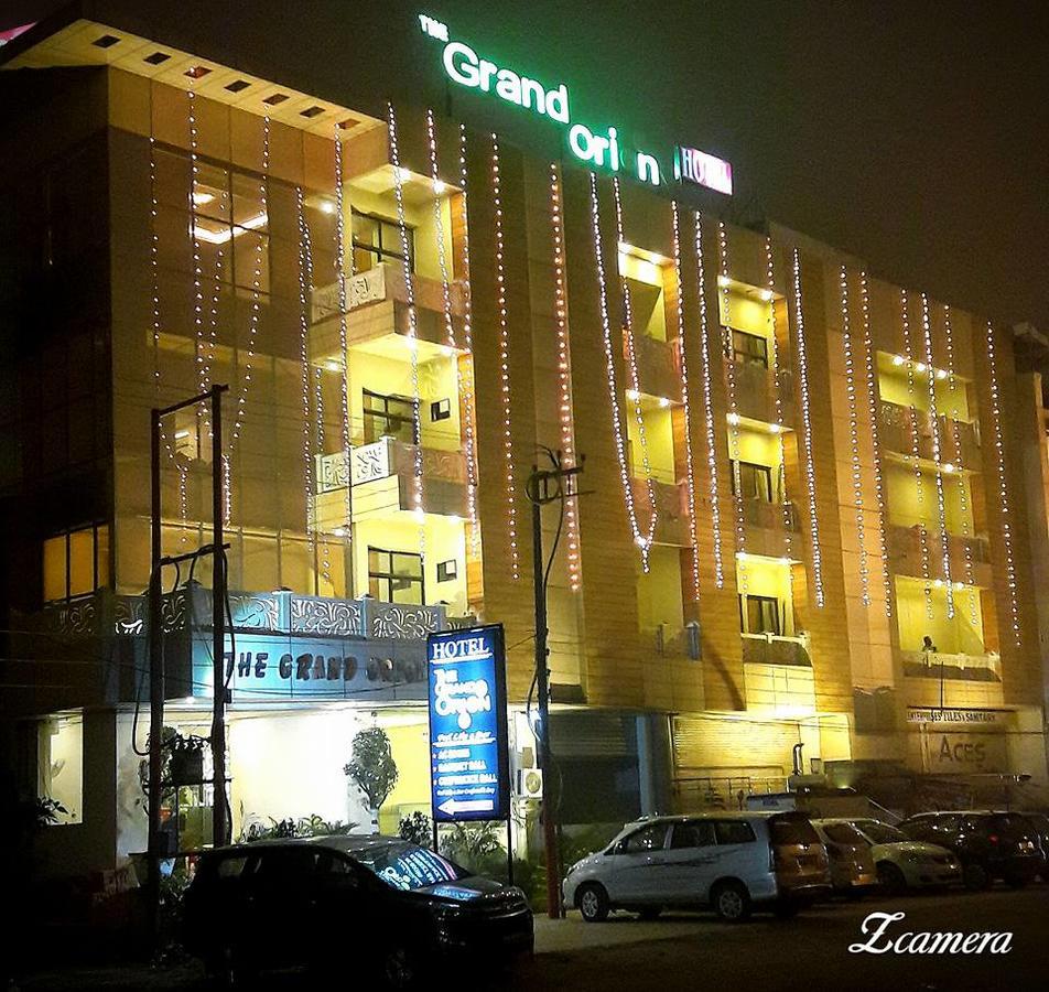 The Grand Orion Hotel Chinhat Eksteriør billede